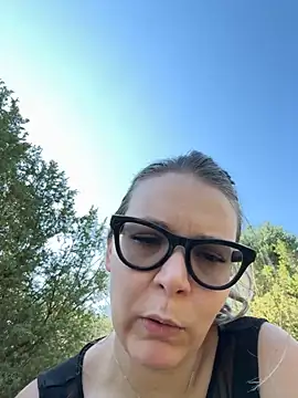 EmyLana naked in live sex video chat