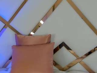 ImMiaParis22 on webcam for live free nude chat now