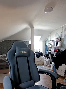 JUJUICY- naked in live sex video chat