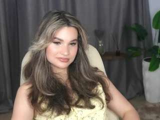 JulianaHearing on webcam for live free nude chat now