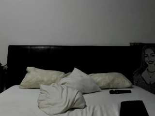 Missjuicylucy on webcam for live free nude chat now