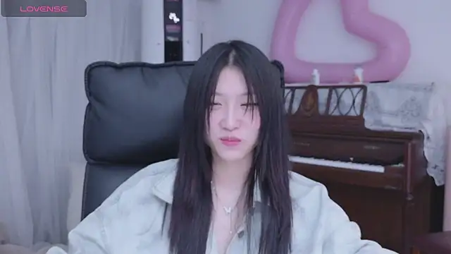 rainybb naked in live sex video chat