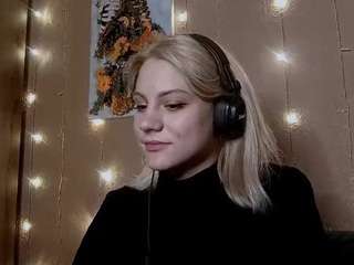 ShellaSheen on webcam for live free nude chat now