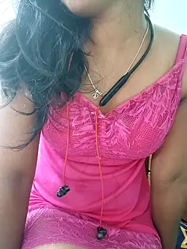 Soloqueentamil naked in live sex video chat
