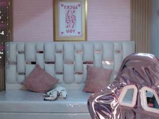 allyssa-bellini-s on webcam for live free nude chat now