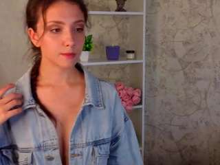 AnnaTussey on webcam for live free nude chat now