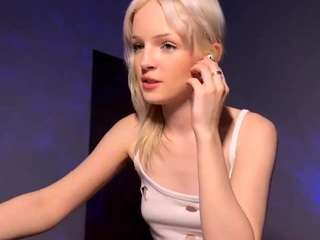BrianaMcquilkin on webcam for live free nude chat now