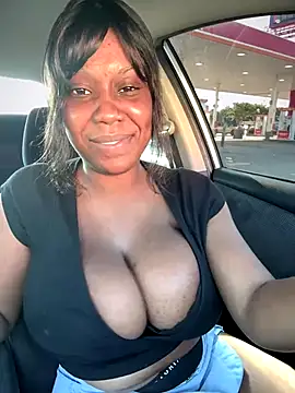 Itstopgyal naked in live sex video chat
