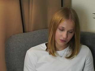 MariannChristians on webcam for live free nude chat now