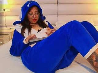 Milan-Sweett on webcam for live free nude chat now