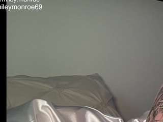 mileymonroee on webcam for live free nude chat now