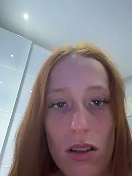 Poppy_frankie naked in live sex video chat