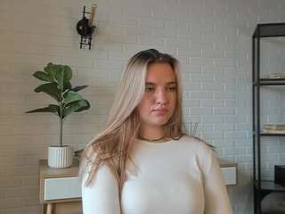 RhodaBigg on webcam for live free nude chat now