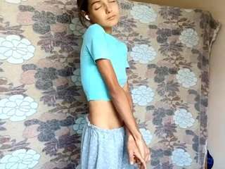 RowenaAyres on webcam for live free nude chat now
