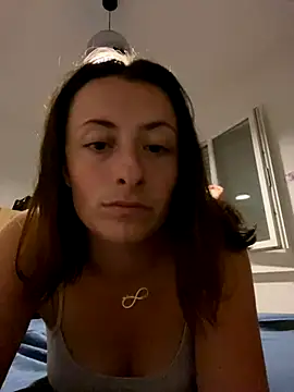 Sarahtexcites naked in live sex video chat