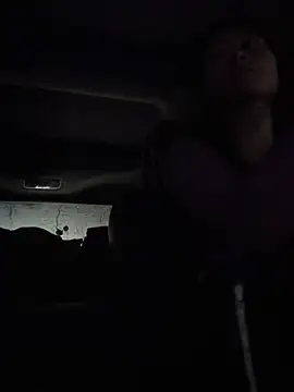 sexy-bobo520 naked in live sex video chat