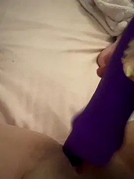 sexyBrunettex1 naked in live sex video chat