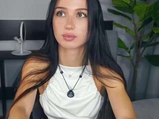 ShainaCloos on webcam for live free nude chat now