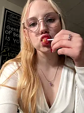 Sky_Cutie naked in live sex video chat