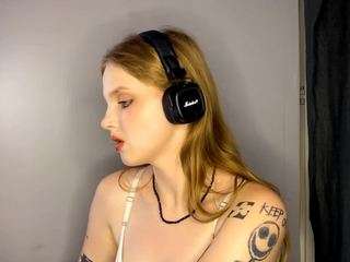 SonGarter on webcam for live free nude chat now