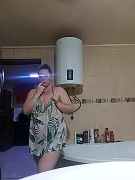 StepMommyXXX naked in live sex video chat