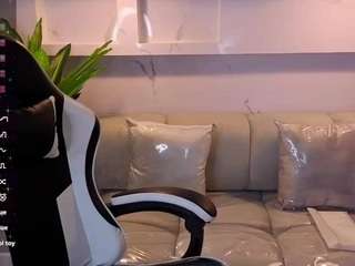 Ultraa-Violett on webcam for live free nude chat now