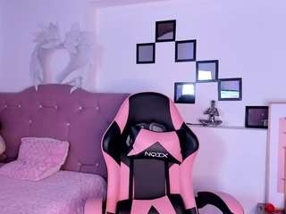 Whitney Anderson on webcam for live free nude chat now