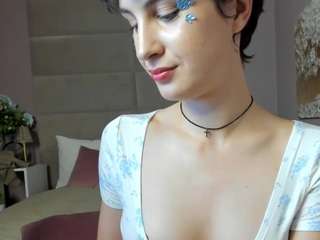 AdelinePerle on webcam for live free nude chat now