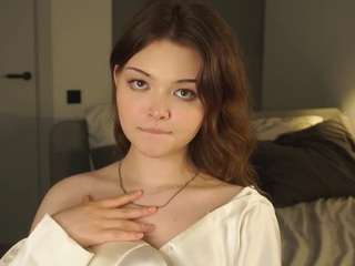 DaynaHenrichsen on webcam for live free nude chat now