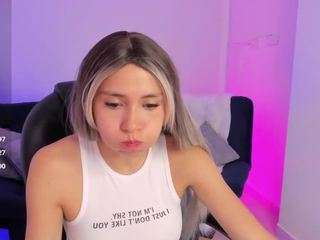 Emilly Smith, ♥ on webcam for live free nude chat now