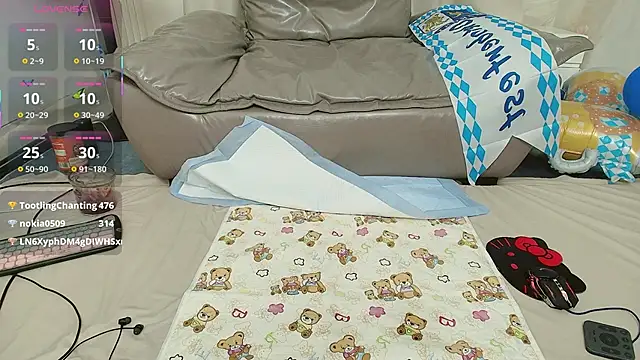 fox-yiyi naked in live sex video chat