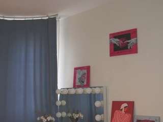 IlianaTolan on webcam for live free nude chat now