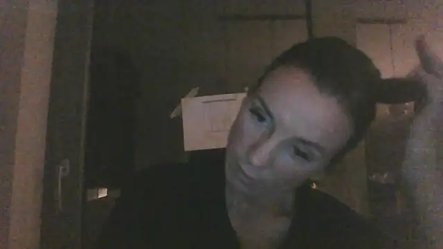 Justnani001 naked in live sex video chat