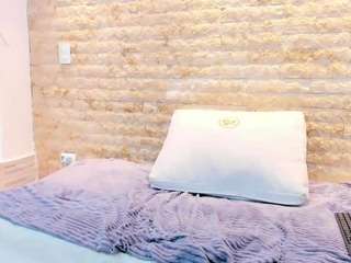 Keyla-Grace on webcam for live free nude chat now