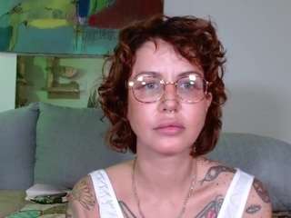 manicmatilda on webcam for live free nude chat now
