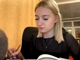 MelanyHuckabone on webcam for live free nude chat now