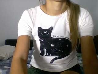 SelenaLexi on webcam for live free nude chat now