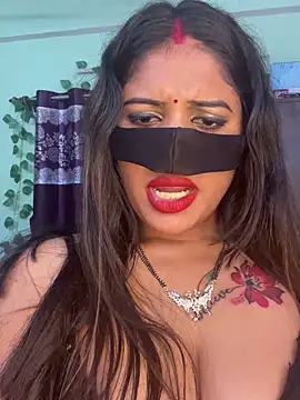 V-Hot-Sweti naked in live sex video chat