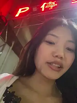 xixi_28 naked in live sex video chat