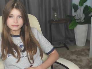ZenaidaCeconi on webcam for live free nude chat now