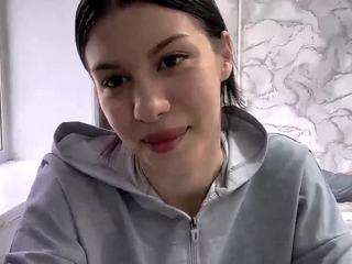 CHANEL-No-5 on webcam for live free nude chat now