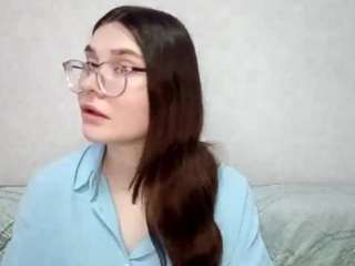 EmilyFlores on webcam for live free nude chat now