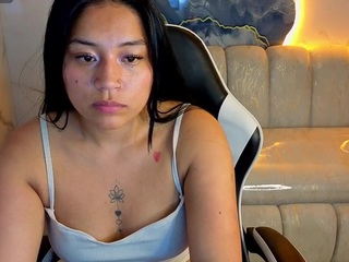 HAIR LONG on webcam for live free nude chat now