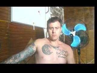 HungAndHandsomee on webcam for live free nude chat now