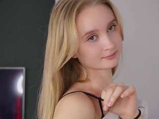 LadawnFredricks on webcam for live free nude chat now