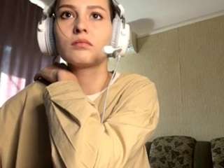 LaylaThomas on webcam for live free nude chat now