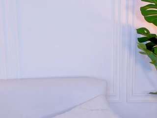 Madisson-Moore on webcam for live free nude chat now