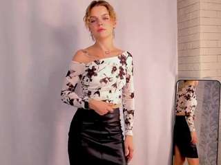 MarcelinaDechambeau on webcam for live free nude chat now