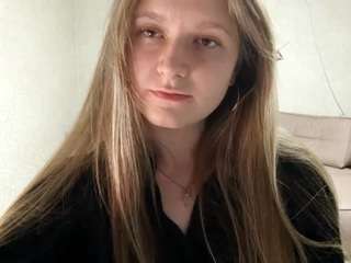 NaomiGreen on webcam for live free nude chat now