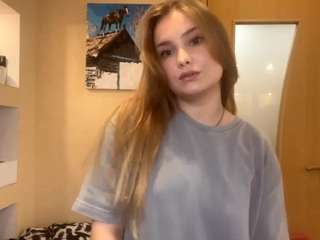NicholleTassie on webcam for live free nude chat now